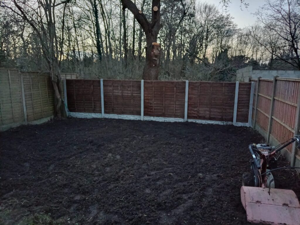 garden fencing caldmore
